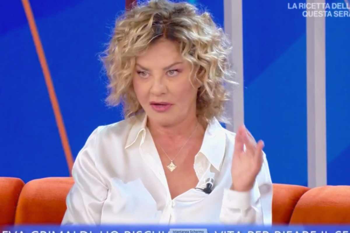 Eva Grimaldi operata al seno: “Ho rischiato la vita”