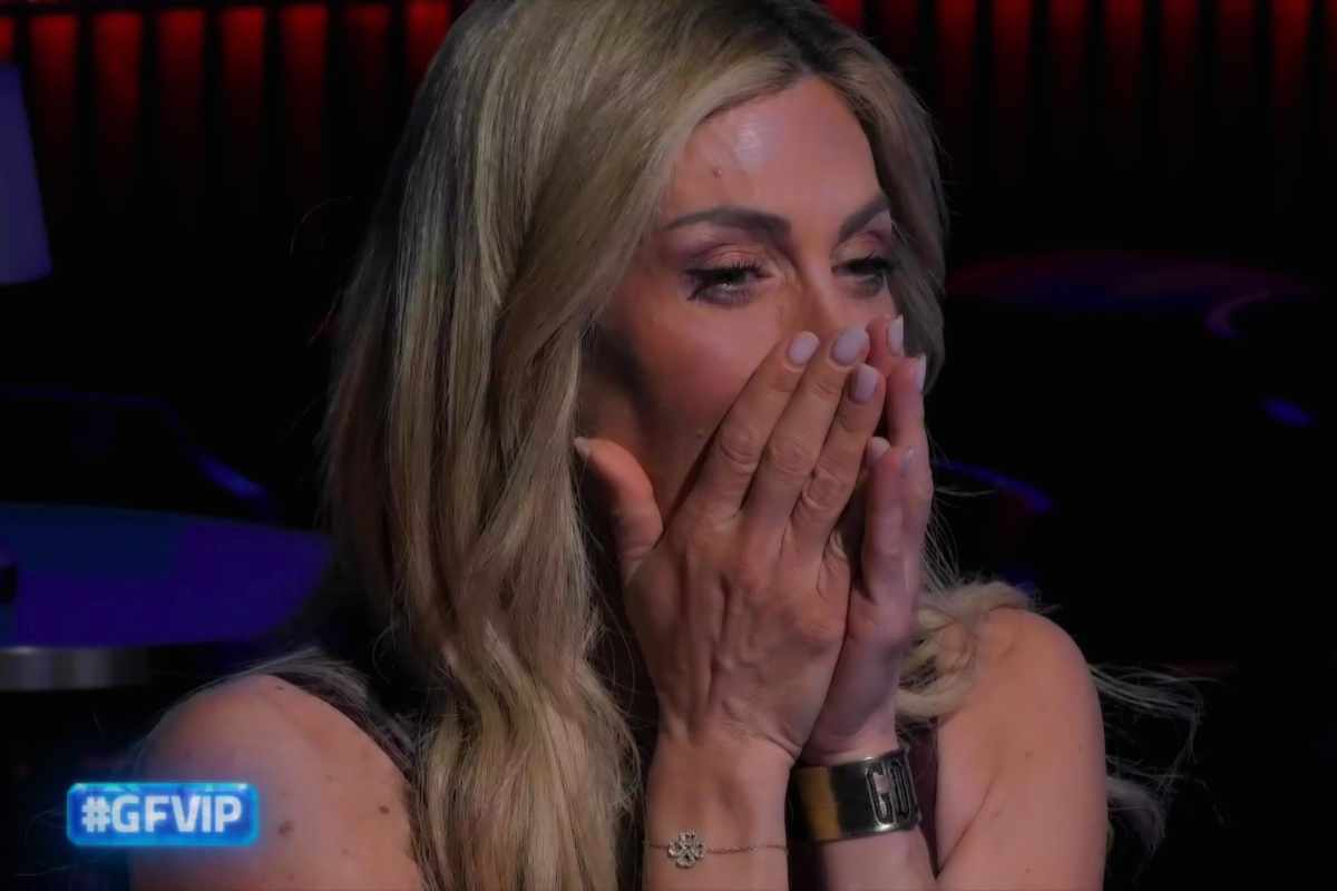 Paola Caruso esplode contro Raimondo Todaro