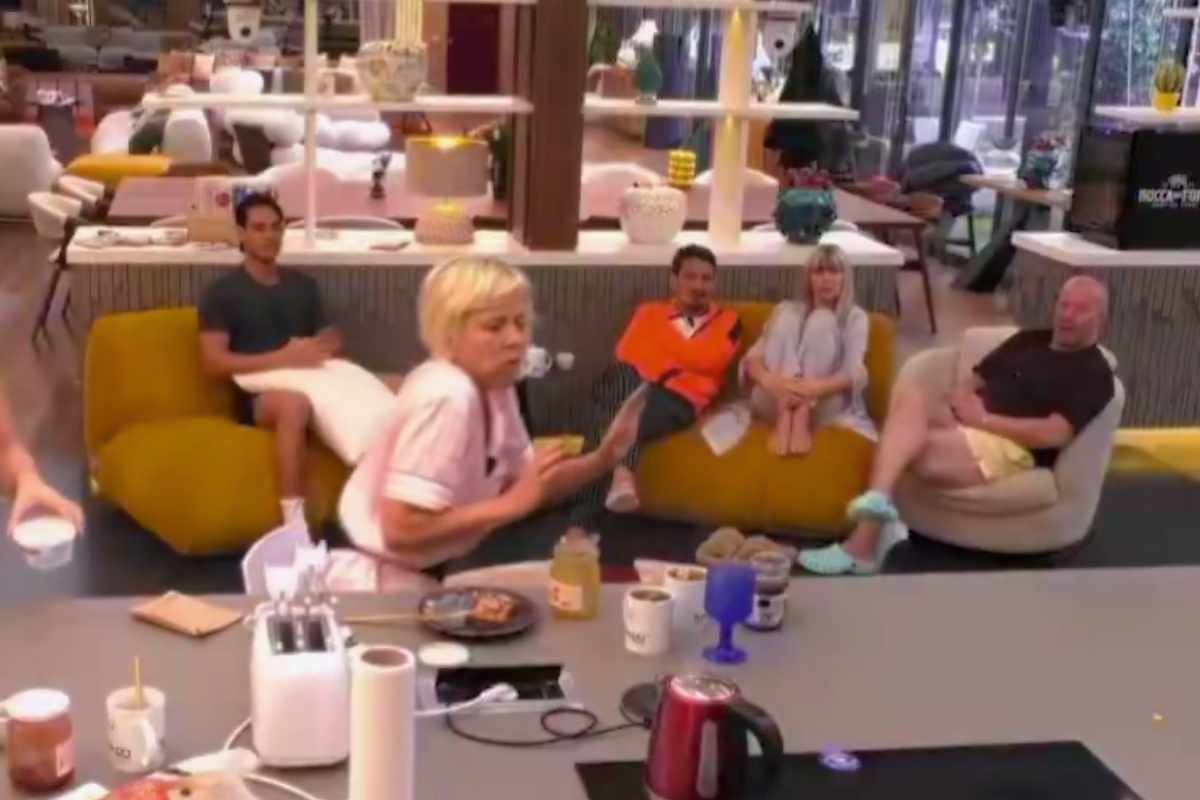 GF Vip, paura nella Casa: rischio incendio nella notte